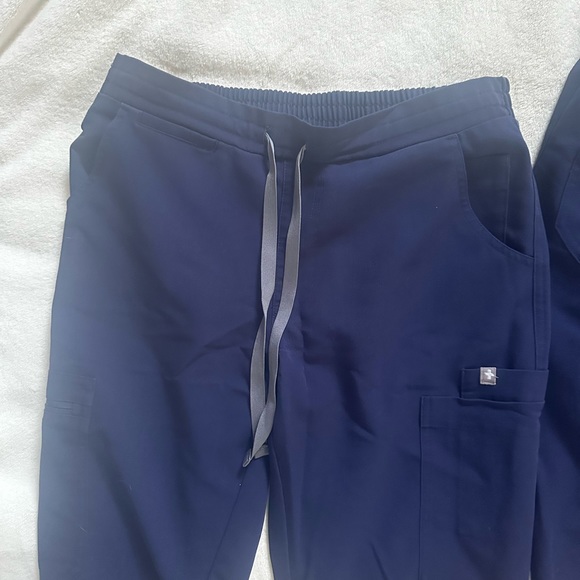 FIGS scrub bottoms- Yola Skinny Scrub Pants x3 - Picture 3 of 4